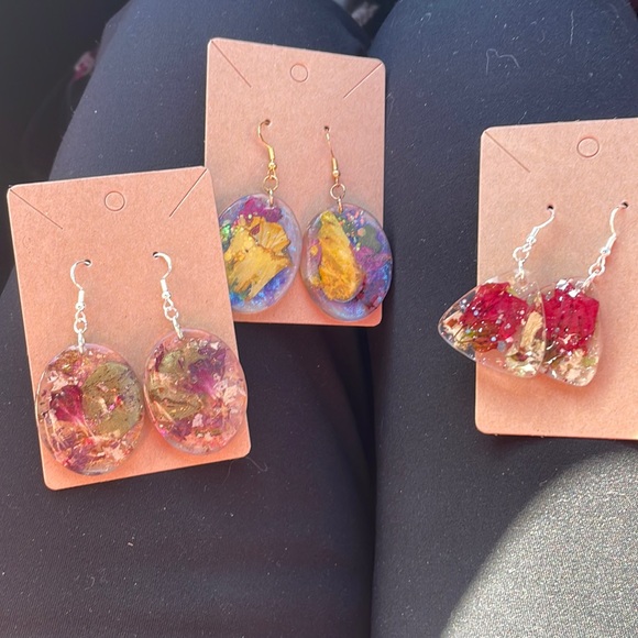 #103 Medium Pressed Flower Earrings - Picture 8 of 17